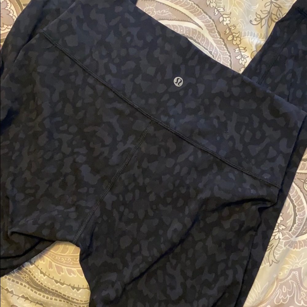 Wunder Under formation camo. NWOT